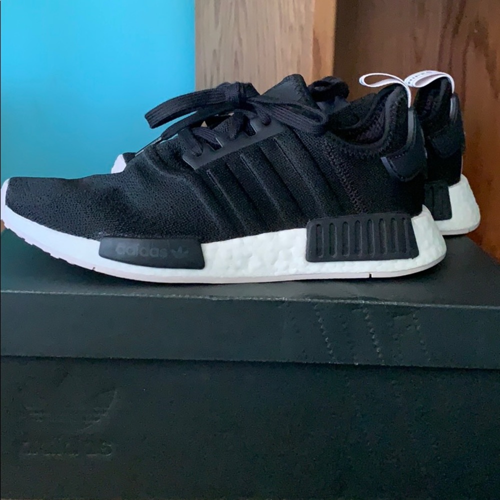 Only worn twice. Don’t wear them.